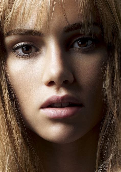 suki waterhouse burberry make up|suki waterhouse brows.